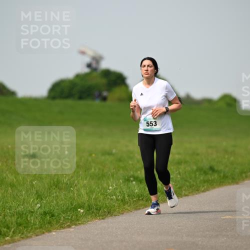 10.05.2026 - 8. Wedeler Halbmarathon Dr. Thomas Lammeyer http://msf.ph/oto/9708264 10.05.2026 12:01:01 Laufen 553, 1026 meine-sportfotos.de