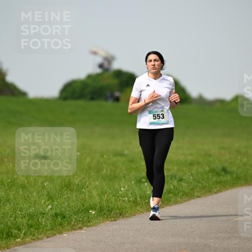 10.05.2026 - 8. Wedeler Halbmarathon Dr. Thomas Lammeyer http://msf.ph/oto/9708270 10.05.2026 12:01:02 Laufen 553, 1026 meine-sportfotos.de