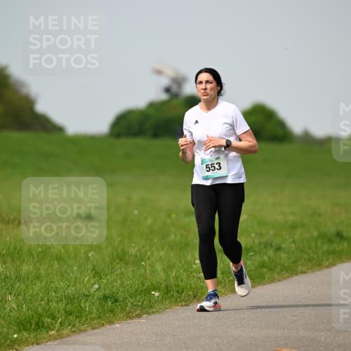 10.05.2026 - 8. Wedeler Halbmarathon Dr. Thomas Lammeyer http://msf.ph/oto/9708277 10.05.2026 12:01:02 Laufen 553, 1026 meine-sportfotos.de