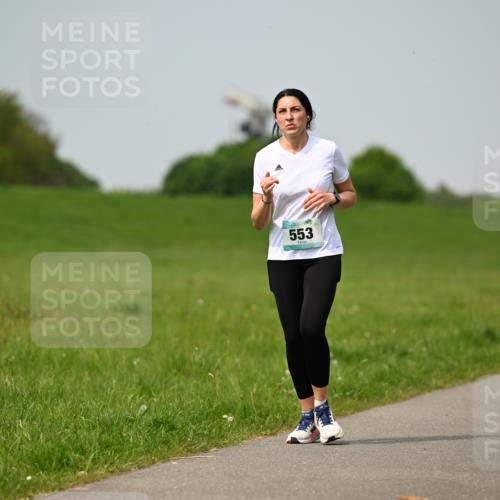 10.05.2026 - 8. Wedeler Halbmarathon Dr. Thomas Lammeyer http://msf.ph/oto/9708279 10.05.2026 12:01:02 Laufen 553, 1020 meine-sportfotos.de