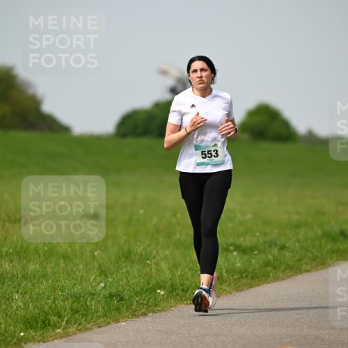 10.05.2026 - 8. Wedeler Halbmarathon Dr. Thomas Lammeyer http://msf.ph/oto/9708287 10.05.2026 12:01:02 Laufen 553, 1026 meine-sportfotos.de