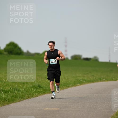 10.05.2026 - 8. Wedeler Halbmarathon Dr. Thomas Lammeyer http://msf.ph/oto/9708294 10.05.2026 12:01:04 Laufen 1026 meine-sportfotos.de