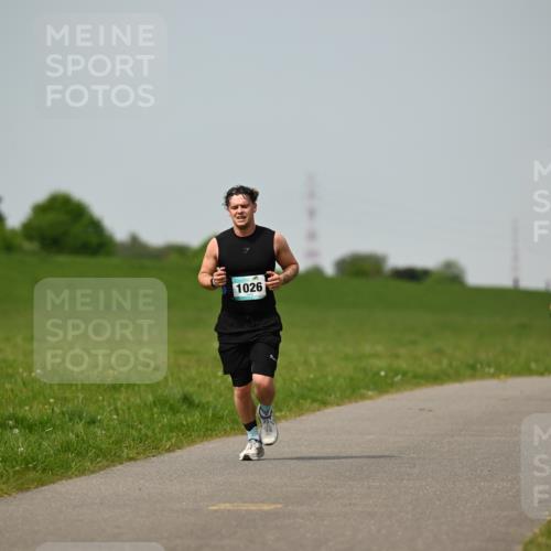 10.05.2026 - 8. Wedeler Halbmarathon Dr. Thomas Lammeyer http://msf.ph/oto/9708296 10.05.2026 12:01:04 Laufen 1026 meine-sportfotos.de
