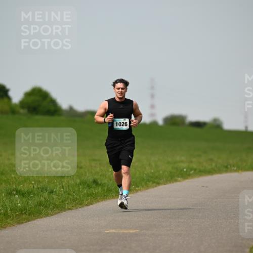 10.05.2026 - 8. Wedeler Halbmarathon Dr. Thomas Lammeyer http://msf.ph/oto/9708299 10.05.2026 12:01:04 Laufen 1026 meine-sportfotos.de