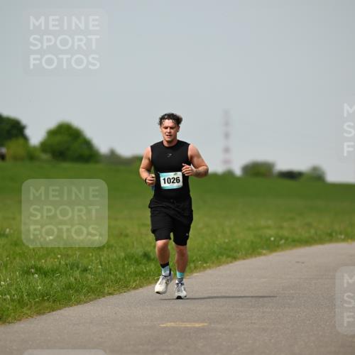 10.05.2026 - 8. Wedeler Halbmarathon Dr. Thomas Lammeyer http://msf.ph/oto/9708302 10.05.2026 12:01:04 Laufen 1026 meine-sportfotos.de