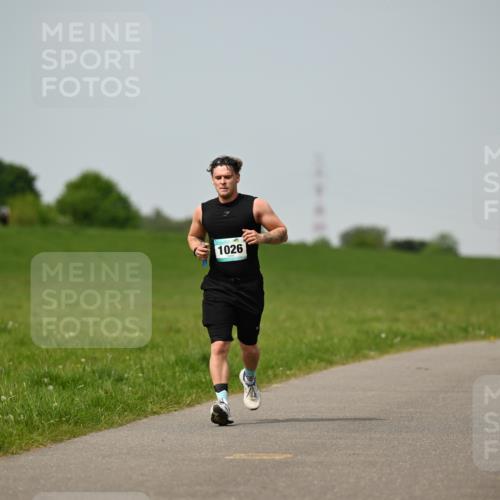 10.05.2026 - 8. Wedeler Halbmarathon Dr. Thomas Lammeyer http://msf.ph/oto/9708304 10.05.2026 12:01:04 Laufen 1026 meine-sportfotos.de