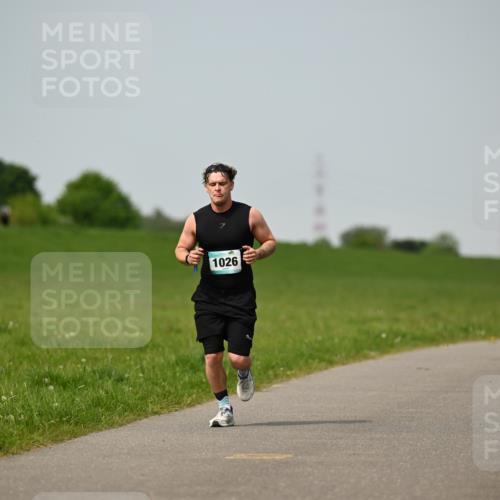 10.05.2026 - 8. Wedeler Halbmarathon Dr. Thomas Lammeyer http://msf.ph/oto/9708313 10.05.2026 12:01:04 Laufen 1026 meine-sportfotos.de