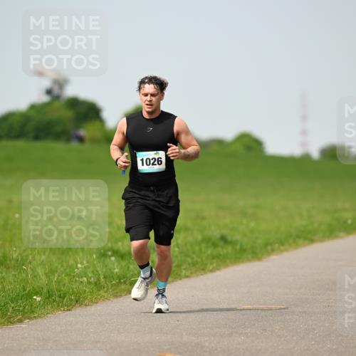 10.05.2026 - 8. Wedeler Halbmarathon Dr. Thomas Lammeyer http://msf.ph/oto/9708343 10.05.2026 12:01:06 Laufen 1026 meine-sportfotos.de