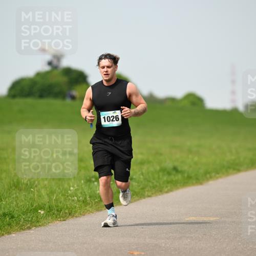 10.05.2026 - 8. Wedeler Halbmarathon Dr. Thomas Lammeyer http://msf.ph/oto/9708348 10.05.2026 12:01:07 Laufen 1026 meine-sportfotos.de