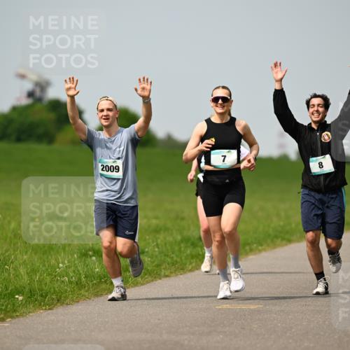 10.05.2026 - 8. Wedeler Halbmarathon Dr. Thomas Lammeyer http://msf.ph/oto/9708428 10.05.2026 12:01:18 Laufen 2009 meine-sportfotos.de
