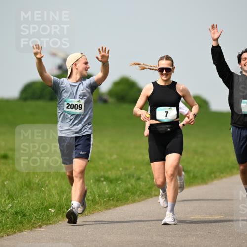 10.05.2026 - 8. Wedeler Halbmarathon Dr. Thomas Lammeyer http://msf.ph/oto/9708441 10.05.2026 12:01:19 Laufen 2009 meine-sportfotos.de