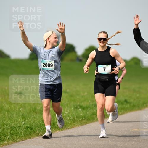 10.05.2026 - 8. Wedeler Halbmarathon Dr. Thomas Lammeyer http://msf.ph/oto/9708452 10.05.2026 12:01:20 Laufen 2009 meine-sportfotos.de