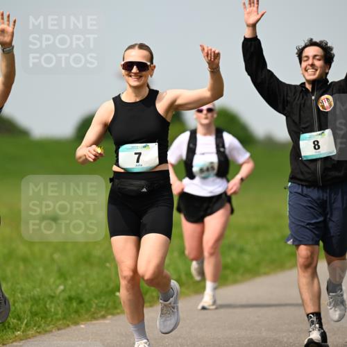 10.05.2026 - 8. Wedeler Halbmarathon Dr. Thomas Lammeyer http://msf.ph/oto/9708478 10.05.2026 12:01:21 Laufen 2009 meine-sportfotos.de