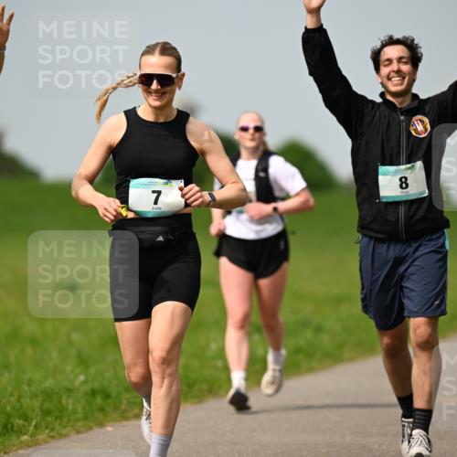 10.05.2026 - 8. Wedeler Halbmarathon Dr. Thomas Lammeyer http://msf.ph/oto/9708480 10.05.2026 12:01:21 Laufen 2009 meine-sportfotos.de