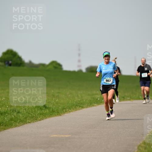 10.05.2026 - 8. Wedeler Halbmarathon Dr. Thomas Lammeyer http://msf.ph/oto/9708533 10.05.2026 12:01:30 Laufen 667 meine-sportfotos.de