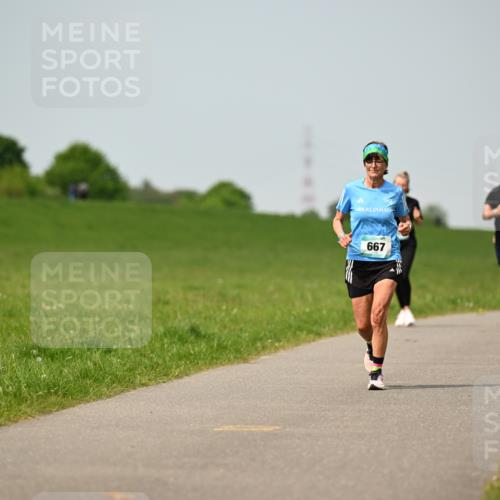 10.05.2026 - 8. Wedeler Halbmarathon Dr. Thomas Lammeyer http://msf.ph/oto/9708555 10.05.2026 12:01:31 Laufen 667 meine-sportfotos.de