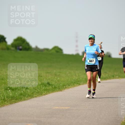 10.05.2026 - 8. Wedeler Halbmarathon Dr. Thomas Lammeyer http://msf.ph/oto/9708557 10.05.2026 12:01:31 Laufen 667 meine-sportfotos.de