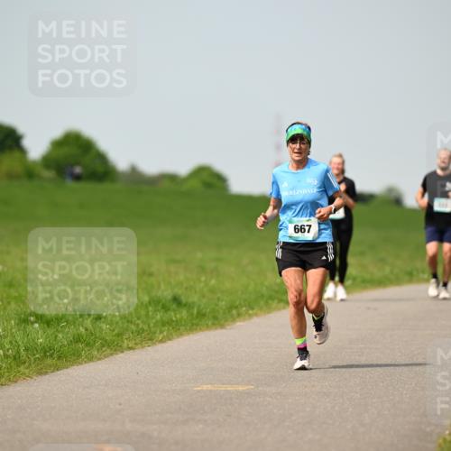 10.05.2026 - 8. Wedeler Halbmarathon Dr. Thomas Lammeyer http://msf.ph/oto/9708580 10.05.2026 12:01:32 Laufen 667 meine-sportfotos.de
