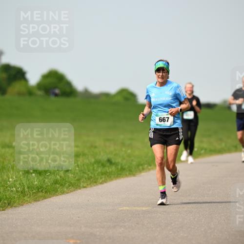 10.05.2026 - 8. Wedeler Halbmarathon Dr. Thomas Lammeyer http://msf.ph/oto/9708589 10.05.2026 12:01:33 Laufen 667 meine-sportfotos.de