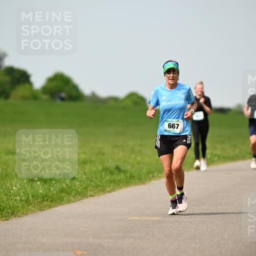 10.05.2026 - 8. Wedeler Halbmarathon Dr. Thomas Lammeyer http://msf.ph/oto/9708592 10.05.2026 12:01:33 Laufen 667 meine-sportfotos.de
