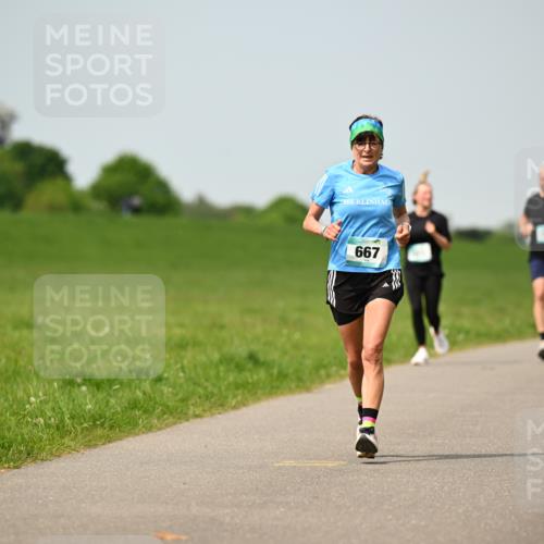 10.05.2026 - 8. Wedeler Halbmarathon Dr. Thomas Lammeyer http://msf.ph/oto/9708594 10.05.2026 12:01:33 Laufen 667 meine-sportfotos.de
