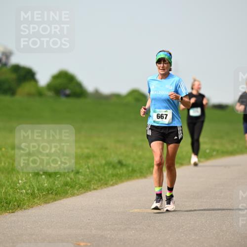 10.05.2026 - 8. Wedeler Halbmarathon Dr. Thomas Lammeyer http://msf.ph/oto/9708597 10.05.2026 12:01:34 Laufen 667 meine-sportfotos.de