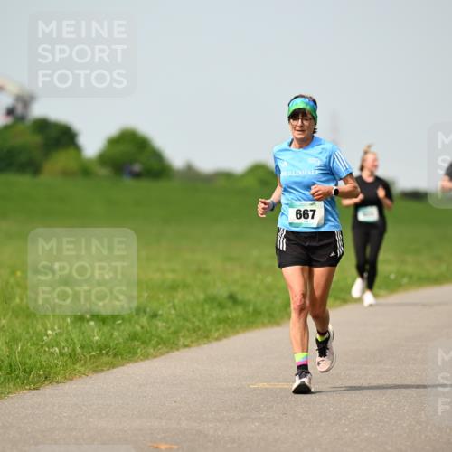 10.05.2026 - 8. Wedeler Halbmarathon Dr. Thomas Lammeyer http://msf.ph/oto/9708602 10.05.2026 12:01:34 Laufen 667 meine-sportfotos.de