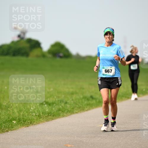 10.05.2026 - 8. Wedeler Halbmarathon Dr. Thomas Lammeyer http://msf.ph/oto/9708612 10.05.2026 12:01:34 Laufen 667 meine-sportfotos.de