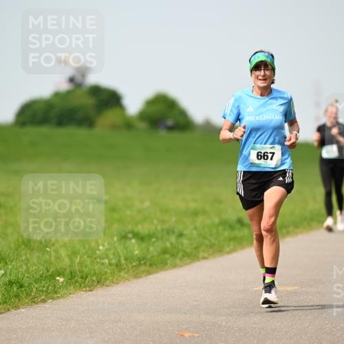 10.05.2026 - 8. Wedeler Halbmarathon Dr. Thomas Lammeyer http://msf.ph/oto/9708619 10.05.2026 12:01:35 Laufen 667 meine-sportfotos.de