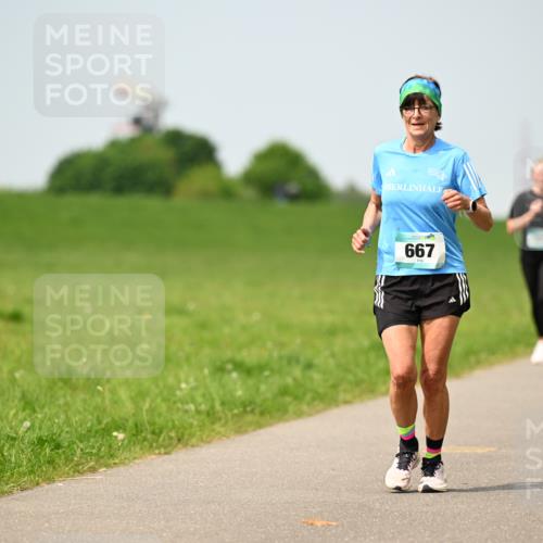 10.05.2026 - 8. Wedeler Halbmarathon Dr. Thomas Lammeyer http://msf.ph/oto/9708623 10.05.2026 12:01:35 Laufen 667 meine-sportfotos.de