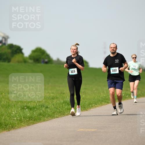 10.05.2026 - 8. Wedeler Halbmarathon Dr. Thomas Lammeyer http://msf.ph/oto/9708631 10.05.2026 12:01:38 Laufen 323, 322 meine-sportfotos.de