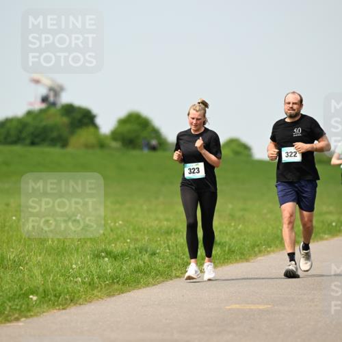 10.05.2026 - 8. Wedeler Halbmarathon Dr. Thomas Lammeyer http://msf.ph/oto/9708643 10.05.2026 12:01:39 Laufen 323, 322 meine-sportfotos.de