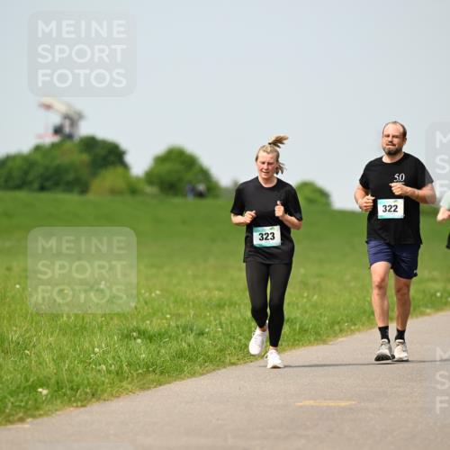 10.05.2026 - 8. Wedeler Halbmarathon Dr. Thomas Lammeyer http://msf.ph/oto/9708645 10.05.2026 12:01:39 Laufen 323, 322 meine-sportfotos.de