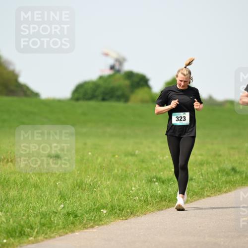 10.05.2026 - 8. Wedeler Halbmarathon Dr. Thomas Lammeyer http://msf.ph/oto/9708671 10.05.2026 12:01:40 Laufen 323, 322 meine-sportfotos.de