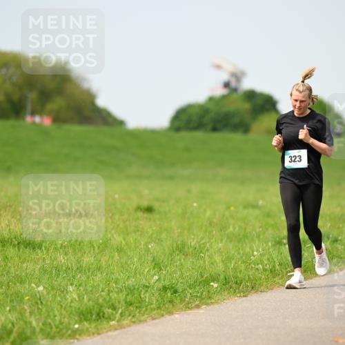 10.05.2026 - 8. Wedeler Halbmarathon Dr. Thomas Lammeyer http://msf.ph/oto/9708682 10.05.2026 12:01:41 Laufen 322, 323 meine-sportfotos.de