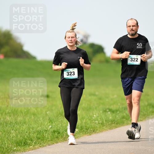 10.05.2026 - 8. Wedeler Halbmarathon Dr. Thomas Lammeyer http://msf.ph/oto/9708690 10.05.2026 12:01:42 Laufen 323, 322 meine-sportfotos.de