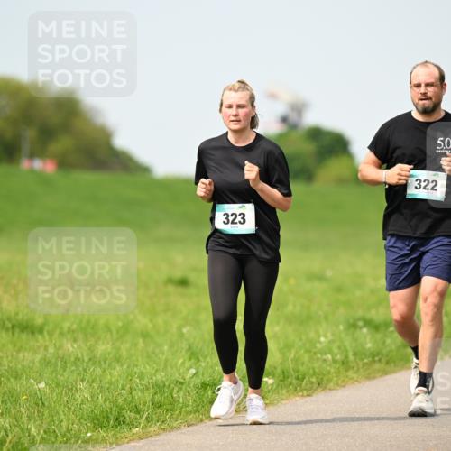 10.05.2026 - 8. Wedeler Halbmarathon Dr. Thomas Lammeyer http://msf.ph/oto/9708694 10.05.2026 12:01:43 Laufen 323, 322 meine-sportfotos.de