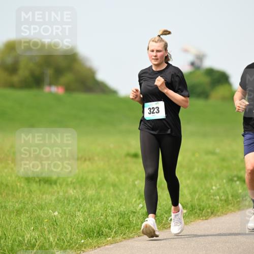 10.05.2026 - 8. Wedeler Halbmarathon Dr. Thomas Lammeyer http://msf.ph/oto/9708698 10.05.2026 12:01:43 Laufen 323, 322 meine-sportfotos.de