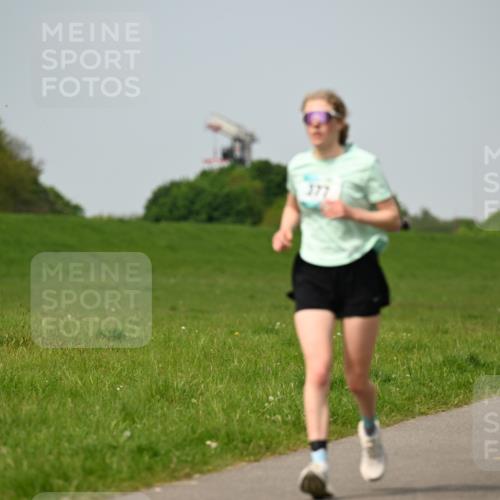 10.05.2026 - 8. Wedeler Halbmarathon Dr. Thomas Lammeyer http://msf.ph/oto/9708701 10.05.2026 12:01:47 Laufen  meine-sportfotos.de