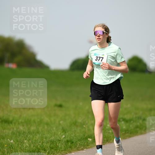 10.05.2026 - 8. Wedeler Halbmarathon Dr. Thomas Lammeyer http://msf.ph/oto/9708710 10.05.2026 12:01:48 Laufen 377 meine-sportfotos.de
