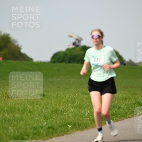 10.05.2026 - 8. Wedeler Halbmarathon Dr. Thomas Lammeyer http://msf.ph/oto/9708712 10.05.2026 12:01:47 Laufen 377 meine-sportfotos.de