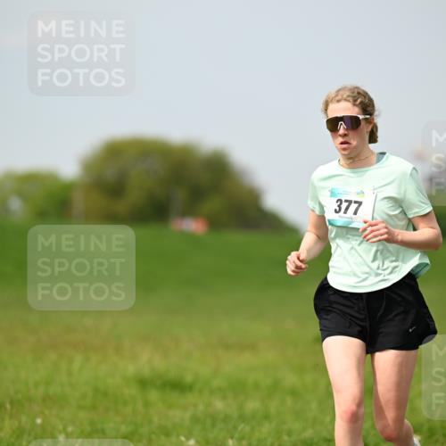 10.05.2026 - 8. Wedeler Halbmarathon Dr. Thomas Lammeyer http://msf.ph/oto/9708727 10.05.2026 12:01:48 Laufen 377 meine-sportfotos.de
