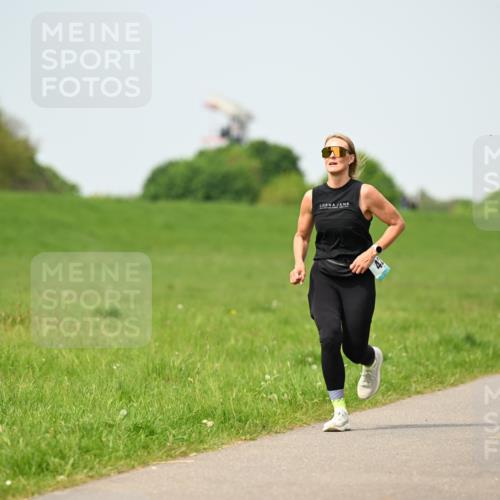10.05.2026 - 8. Wedeler Halbmarathon Dr. Thomas Lammeyer http://msf.ph/oto/9708751 10.05.2026 12:01:50 Laufen  meine-sportfotos.de