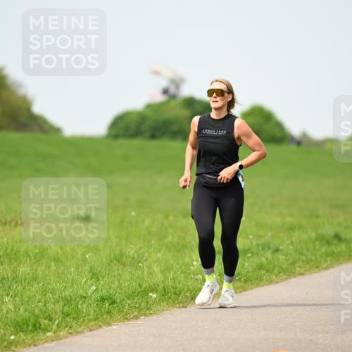 10.05.2026 - 8. Wedeler Halbmarathon Dr. Thomas Lammeyer http://msf.ph/oto/9708753 10.05.2026 12:01:51 Laufen  meine-sportfotos.de