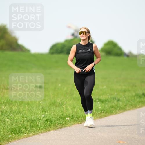 10.05.2026 - 8. Wedeler Halbmarathon Dr. Thomas Lammeyer http://msf.ph/oto/9708769 10.05.2026 12:01:51 Laufen  meine-sportfotos.de