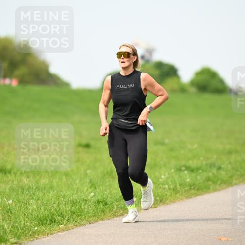 10.05.2026 - 8. Wedeler Halbmarathon Dr. Thomas Lammeyer http://msf.ph/oto/9708775 10.05.2026 12:01:52 Laufen 1989 meine-sportfotos.de