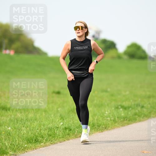 10.05.2026 - 8. Wedeler Halbmarathon Dr. Thomas Lammeyer http://msf.ph/oto/9708777 10.05.2026 12:01:52 Laufen 1989 meine-sportfotos.de