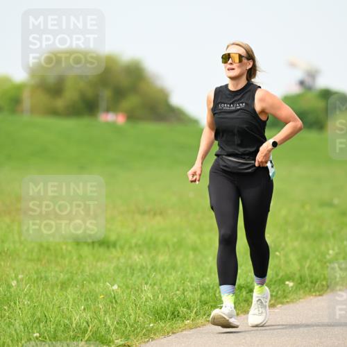 10.05.2026 - 8. Wedeler Halbmarathon Dr. Thomas Lammeyer http://msf.ph/oto/9708792 10.05.2026 12:01:53 Laufen  meine-sportfotos.de