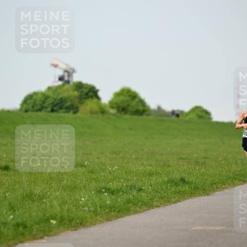 10.05.2026 - 8. Wedeler Halbmarathon Dr. Thomas Lammeyer http://msf.ph/oto/9708796 10.05.2026 12:02:08 Laufen 172 meine-sportfotos.de