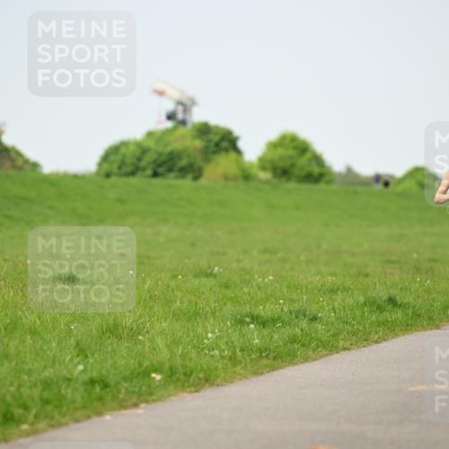 10.05.2026 - 8. Wedeler Halbmarathon Dr. Thomas Lammeyer http://msf.ph/oto/9708823 10.05.2026 12:02:09 Laufen  meine-sportfotos.de